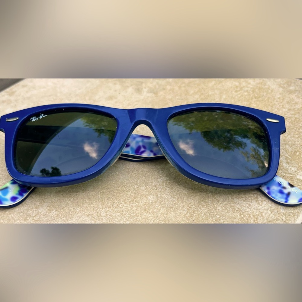Ray-Ban Wayfarer Classic Sunglasses